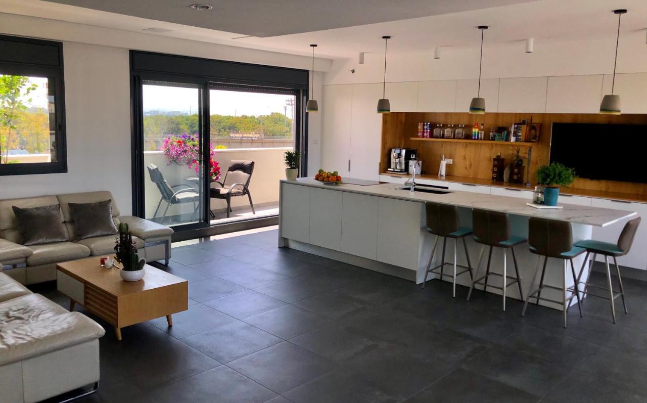 Suite And Room In A Breathtaking New Designed Penthouse In Se Tlv Tel Aviv Ngoại thất bức ảnh