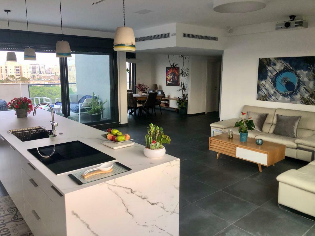Suite And Room In A Breathtaking New Designed Penthouse In Se Tlv Tel Aviv Ngoại thất bức ảnh